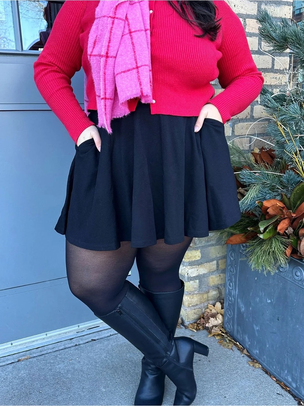 Black Circle Skirt with Side Pockets - Brand: